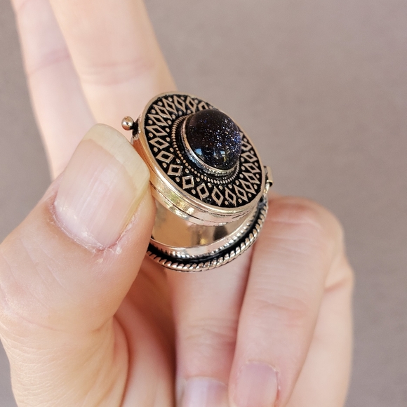 New Blue Sandstone Sunstone 925 Silver Poison Ring. - Picture 3 of 12